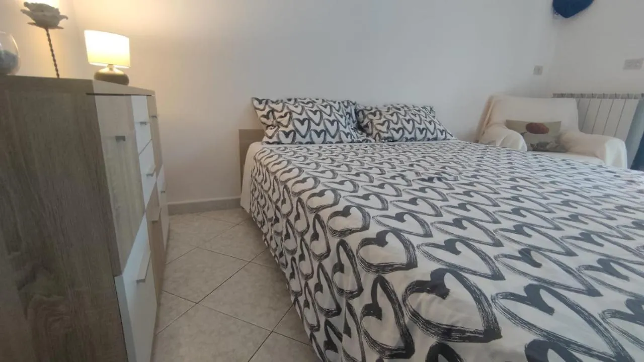 Rosi Room Giucano 0*,